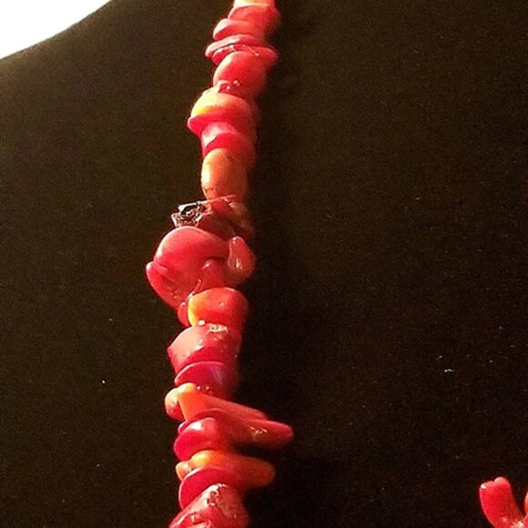 Red Coral Beaded Necklace - Picture 2 of 9